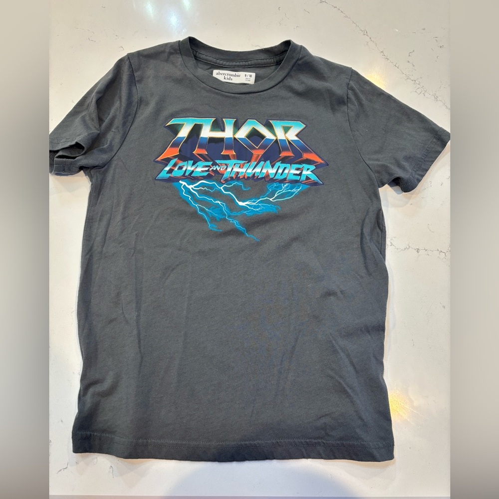 Abercrombie kids Thor tshirt. 9/10 EUC